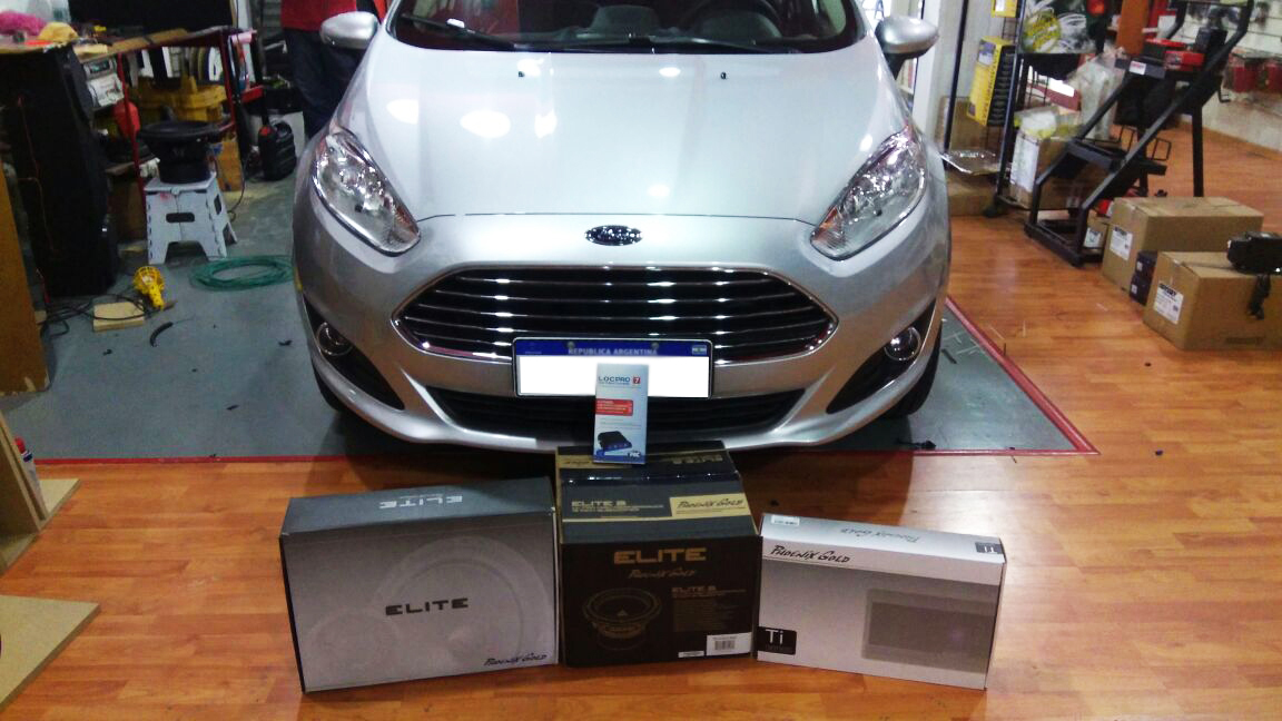 Ford Fiesta todo Phoenix Gold