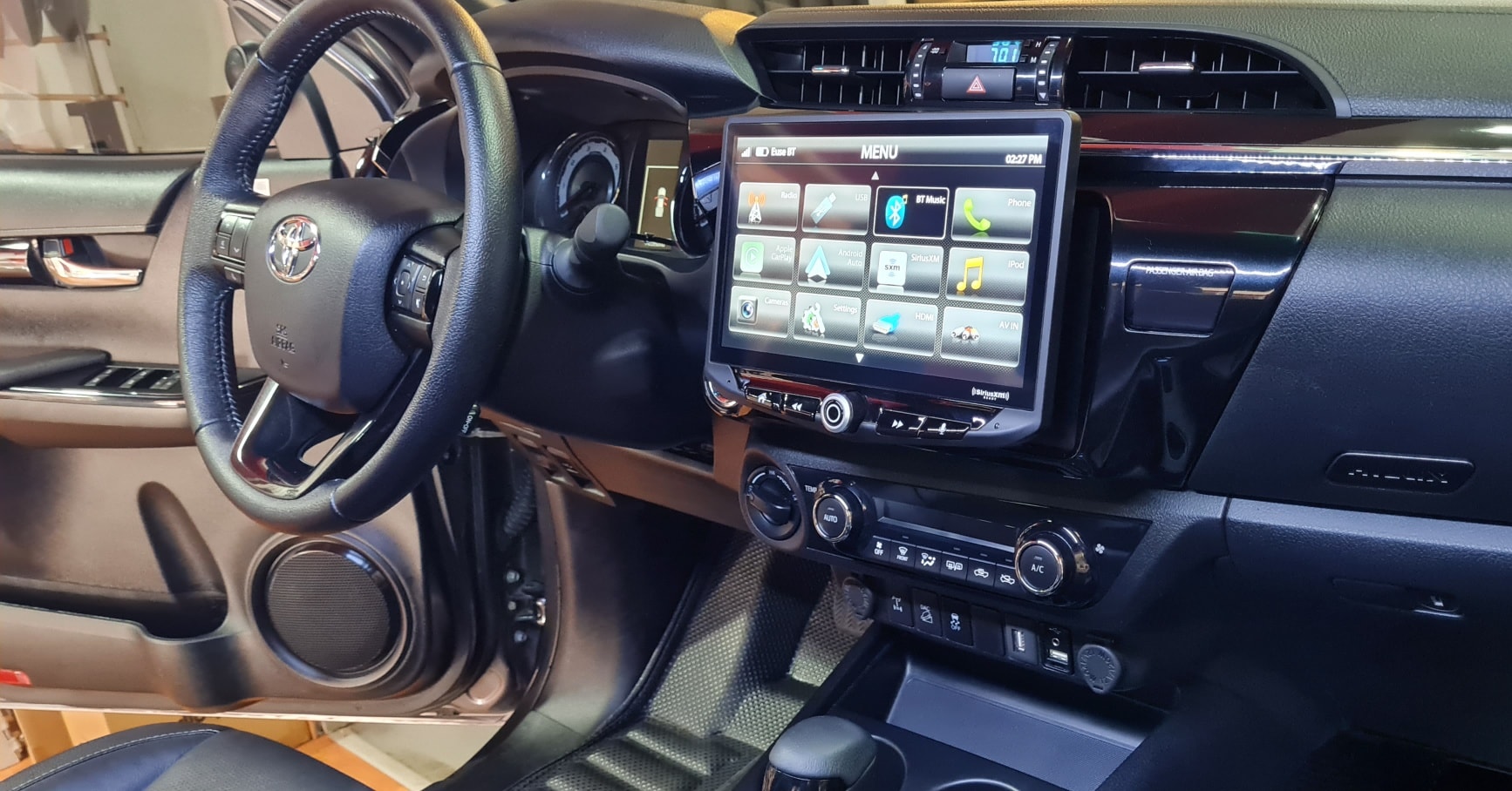 Toyota Hilux estereo Stinger